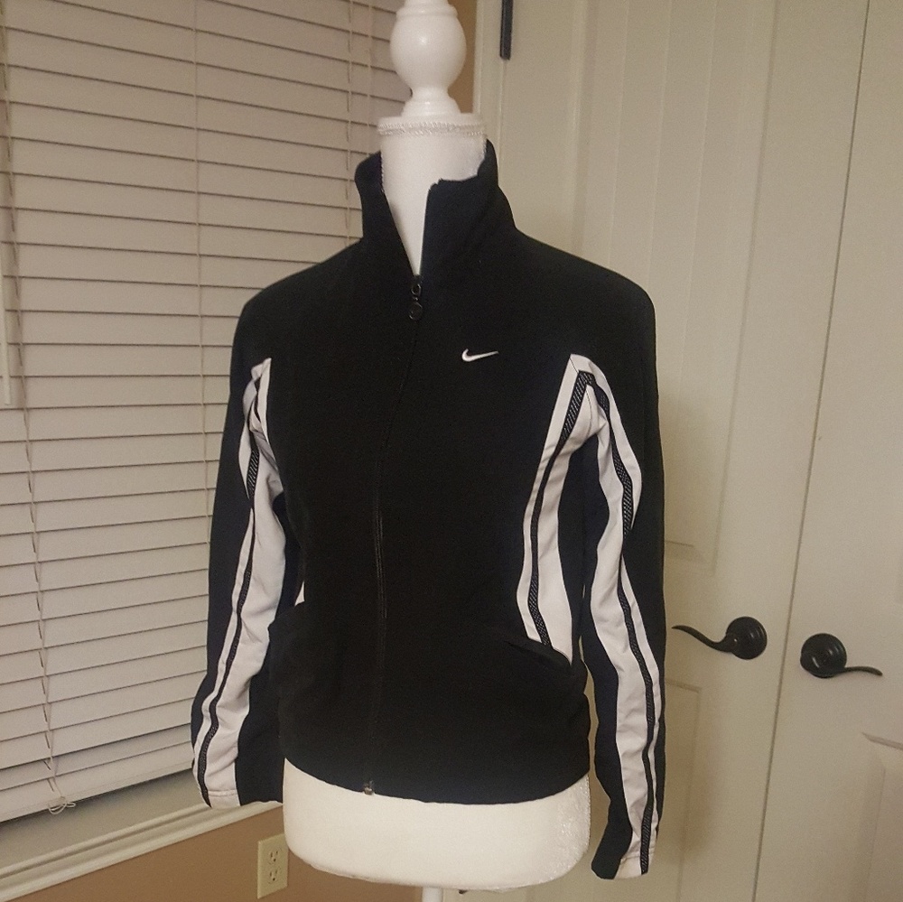 Nike wind suit jacket